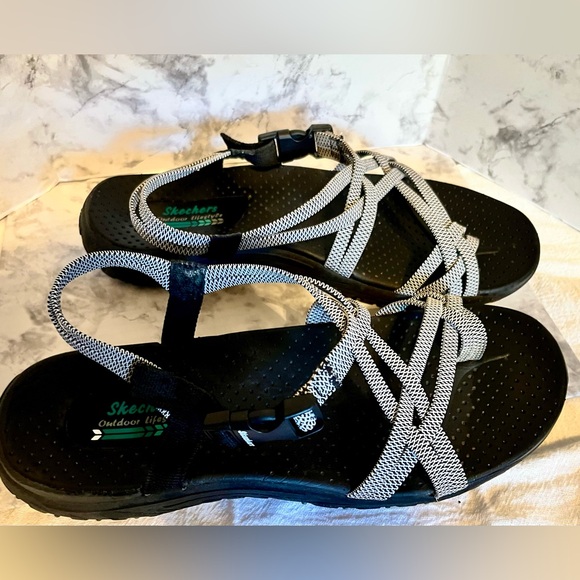 Skechers Women Reggae Perfect Duo  sandals, size 9 - Picture 1 of 4